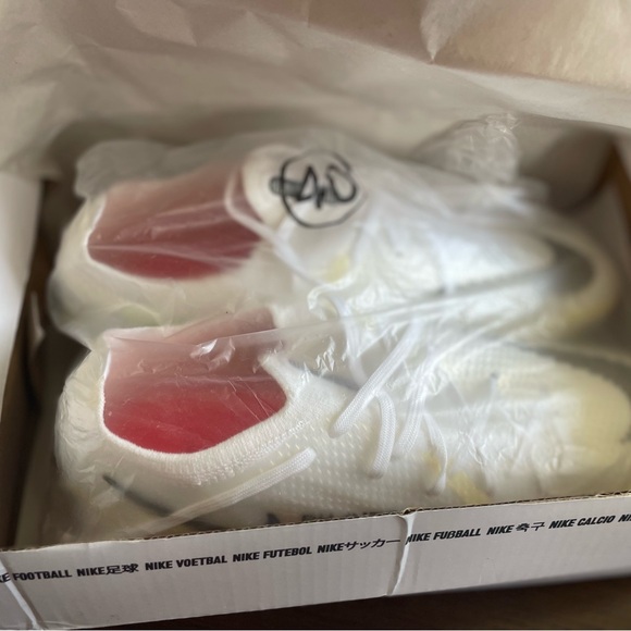 Nike cleats - Picture 7 of 9